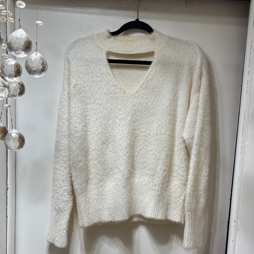 Elegant White V-Neck Sweater